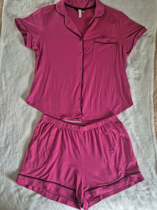 Joyspun Other - Women's Fuchsia Short Sleeve Pajama Set with Contrast Piping